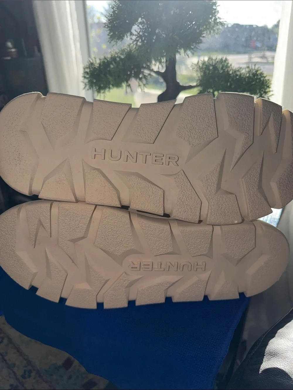 Hunter Women’s Puffer Boots in Cream
